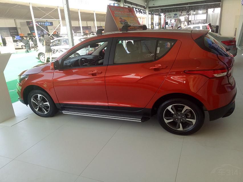 ��1.5L������ƥ�����5���ֶ������䣬��1.8L������ƥ�����6������һ������䡣