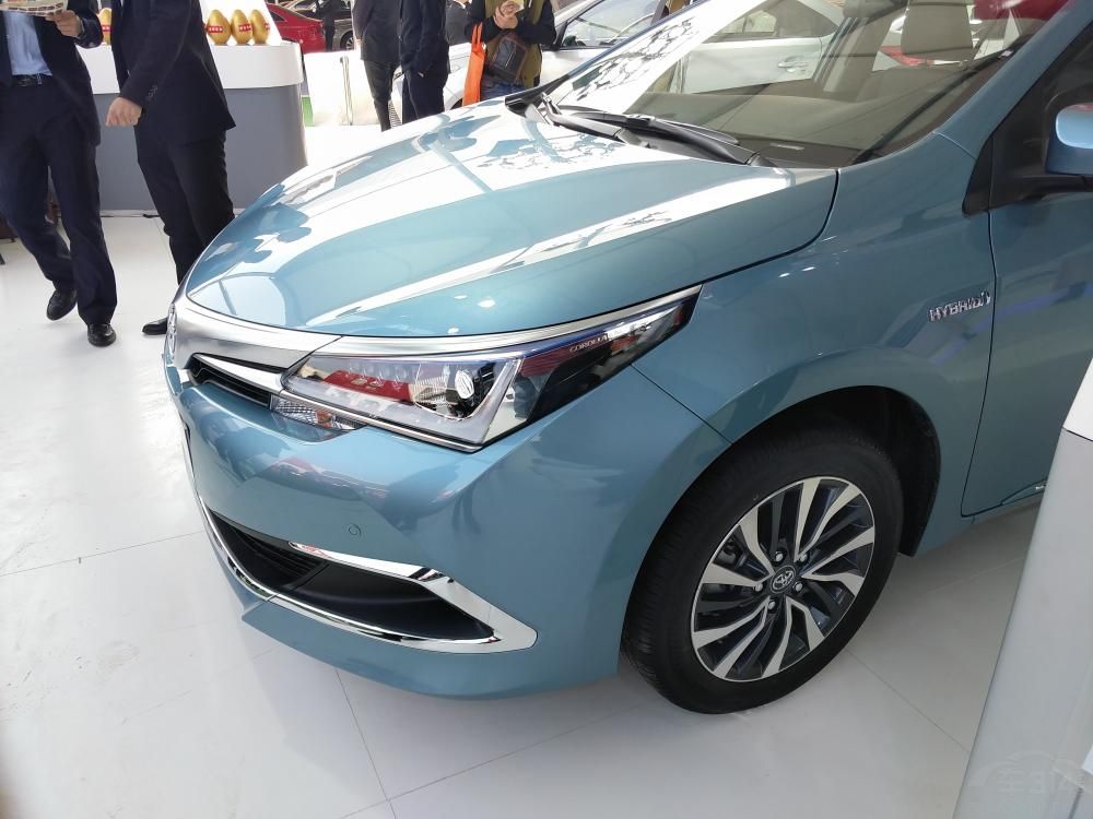 ��������˫�棬�ǲ��õ�����1.8L���ͷ������͵綯����ɵ��͵��϶���ϵͳ��