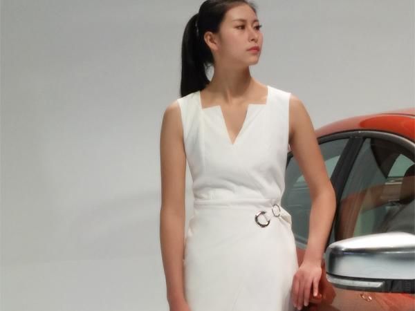 ���Ů��վ������ĸо���