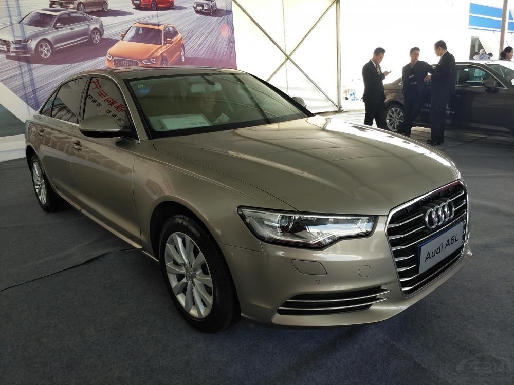 ʵ�ֽӴ�绰���շ����š���ͼ�������������ֵȹ��ܣ��ò������ӱ�ݣ�����˼�ʻ�İ�ȫ�ԡ�