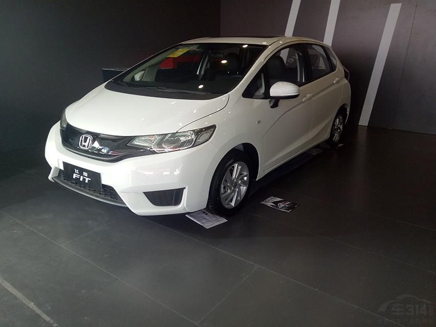 ʵΪ˵п̨ϵ׺ɫװԵرơ