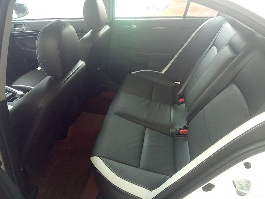 ���ε���ɫʹ�õĺڰ�������ɫ��ʹ�ó��ڵķ�Χ����ƫ���˶�����