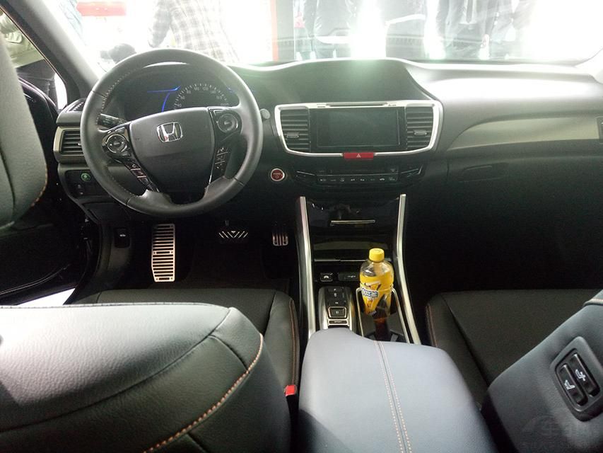 䱸˶ǰҺʾǱ̣ʻʱʾģʽµת߿Ƽ˶С