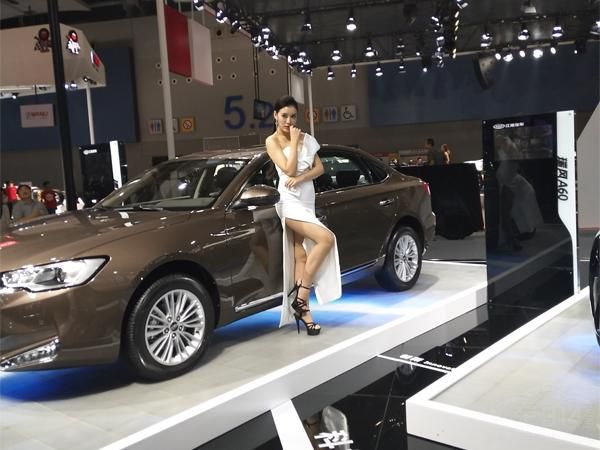 ���������С���������������������������崿���ľ����ŵľ�ɫ�����ϡ�