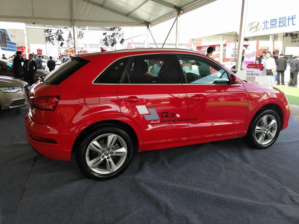 ǰ������ڲ���ǻ�ĽṹҲ���������������ͼ����ϳ��͵������ƽ�����ΪLED��ơ�