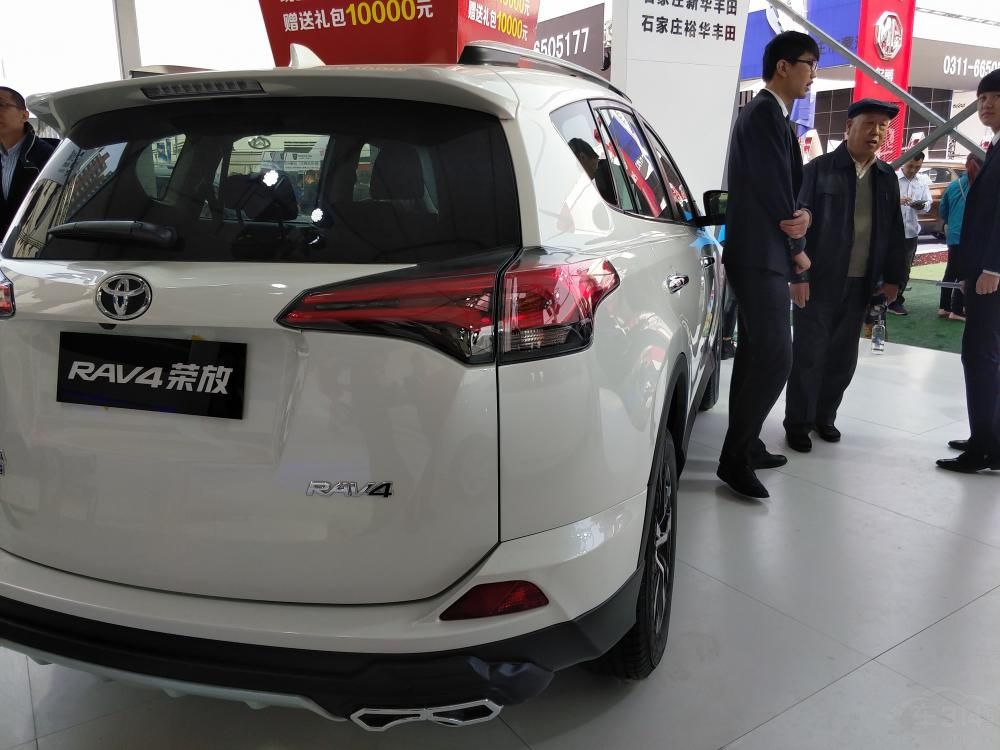 �·���RAV4�����β���û�ж��ٱ仯��ֻ������ϸ���������˵�����