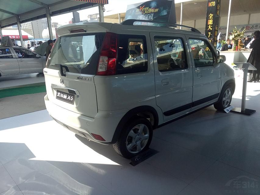 �ó�������Ƹ�Ϊʱ�У����䳵���ߴ�Ϊ3664/1610/1722mm�����ﵽ2485mm��