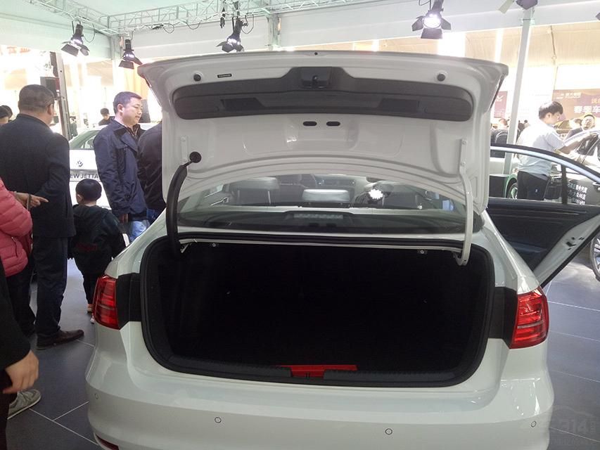 �����Ҹ����ʸеĵ��̣����ṩһ���ļ�ʻ��Ȥ������1.4T���������ͺ���Ҳ���ӵ�ϲ�ˡ�