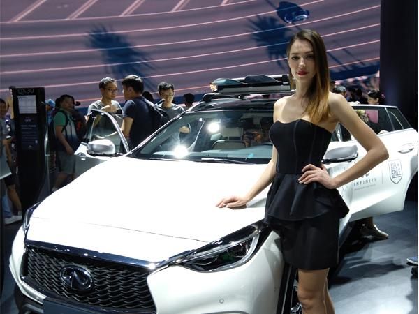 ��ɫ�����ķ����κ����