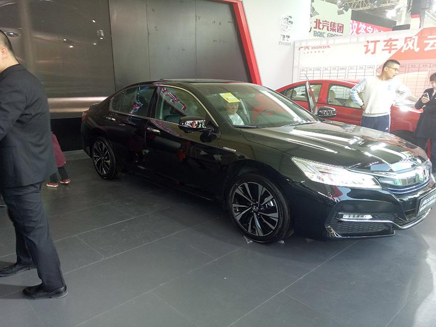 �Ÿ�춯�泵���䱸18Ӣ�����Ͻ���Ȧ����̥�ߴ�Ҳ���Ͽ��3.0L����һ����