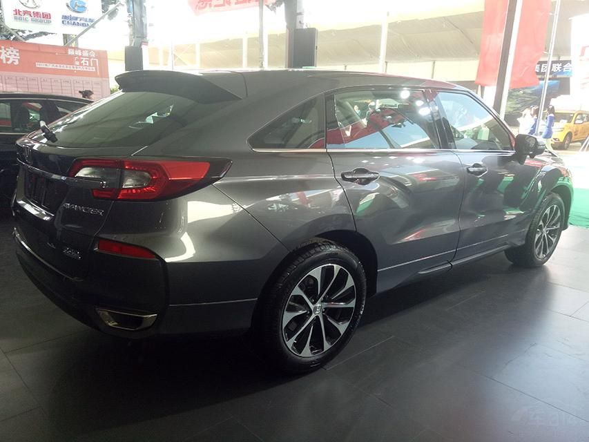 �������������CONCEPT D�������Ʒ�񣬲������������ڸ�ʫͼ���ľ߶��С�