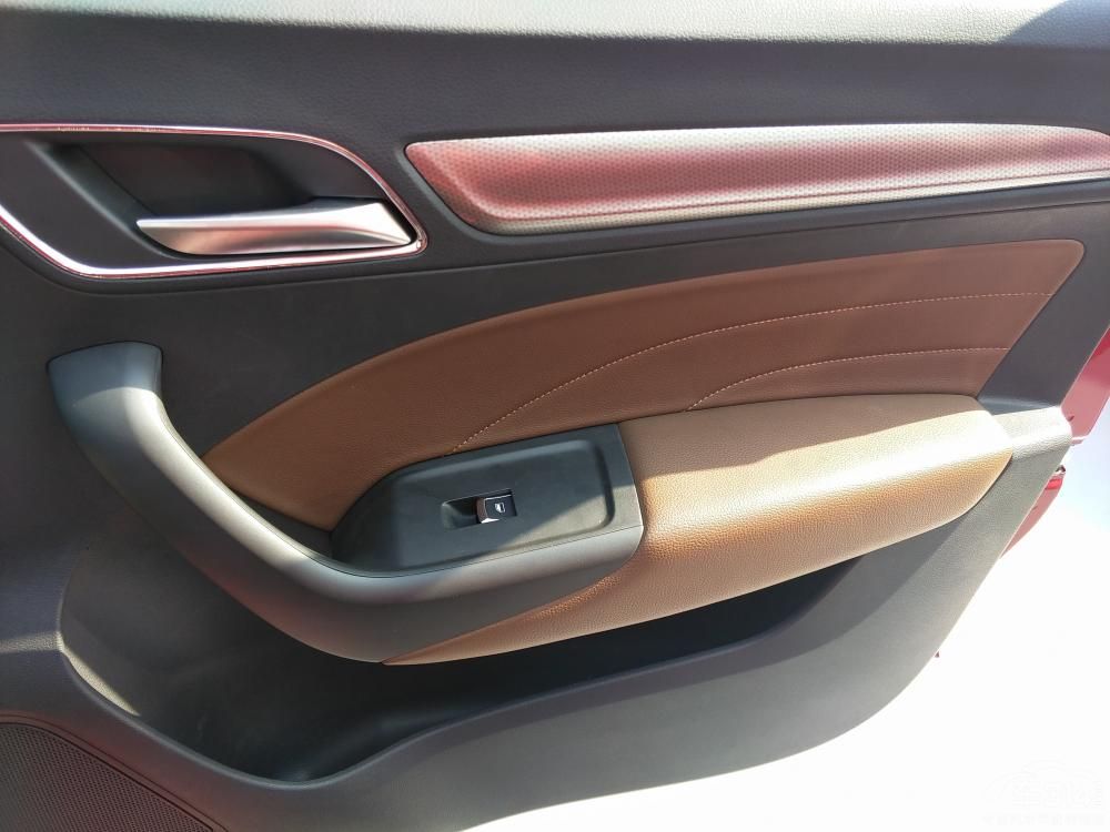 ����ϵͳ�뷢����ƥ����ǣ�6���ֶ���7����ʽ˫��ϱ����䡣�����Ķ������ã���������Ҫ��ͬ���������ĳ��ͳ������٣����Ż��в����ļ�ʻ���ܡ�