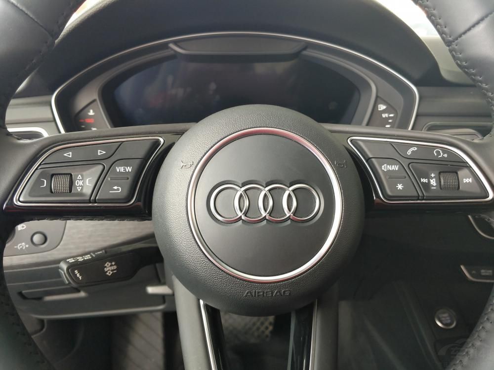 �µ�A4L�����β��ô�ͳ��T�Ͳ��֣��Լ���������ƣ�ͻ�Գ��ڲ���ʱ�ик��ִ��С�