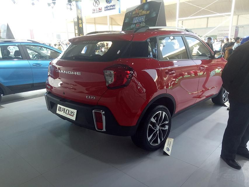 ����Q25���������ͻ�������X25����һ�£����������ĺ�ɫ�����Բ�γ�����ںϡ�