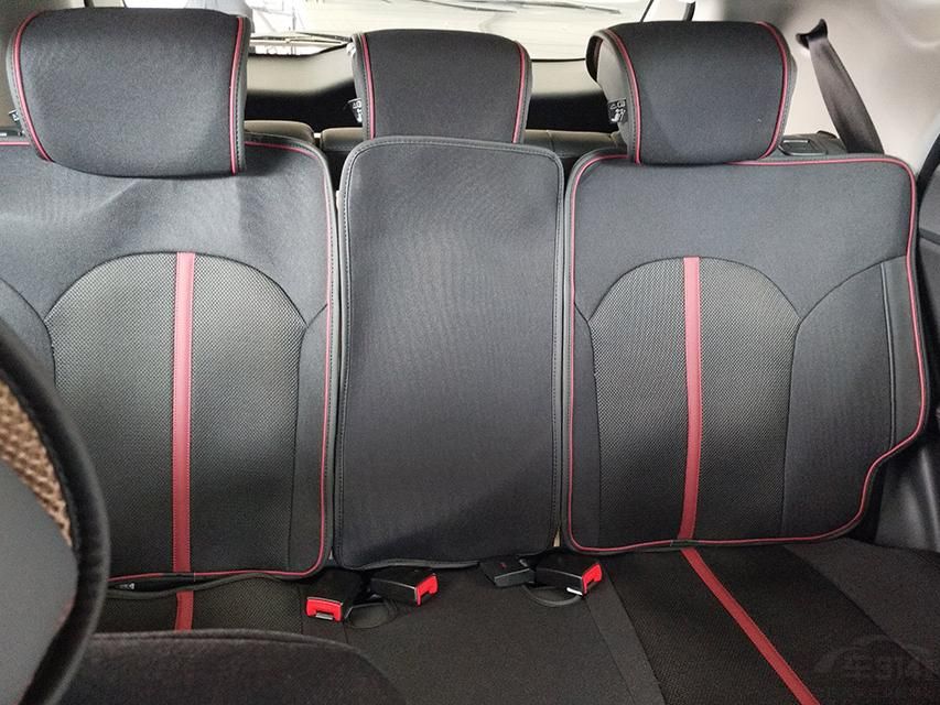 ǰų˿ʵ£ų˿ͷռͬΪһȭ࣬ȲռﵽȭһСSUV䳵ڳԱĳռֽΪ