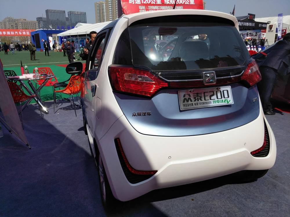 E200ֳģʽͷ־220VӿڣֻҪмõĵطΪE200硣ʹ220VԴ6-8Сʱȫ