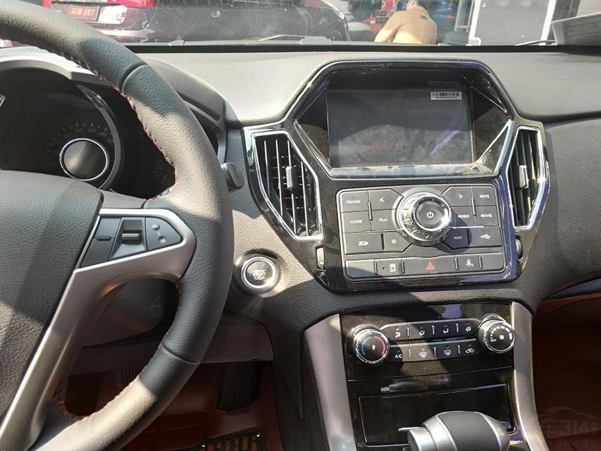 �ó��ĳ����߷ֱ�Ϊ4620/1820/1525mm�����Ϊ2660mm��