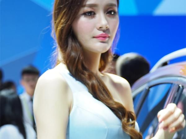 ������ף���ɫ���ˡ�