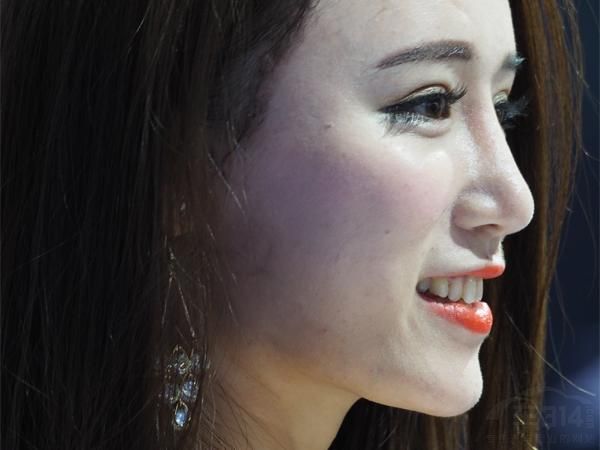 ���Ӷ�����վ���Լ��ĸ�λ�ϡ�