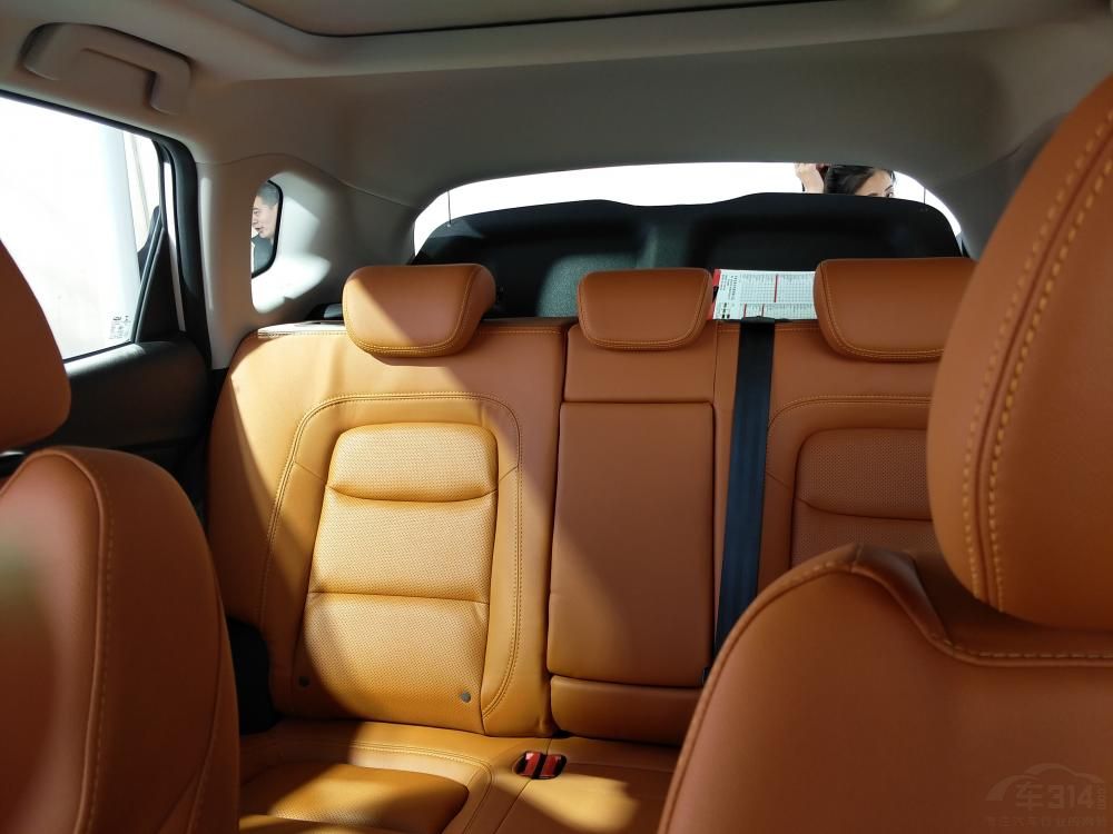 Լݵĳʹصһ̨2.0LȻ122/5500rpmֵŤ180ţ/4000rpm֮ƥһ̨зģ7CVT䡣