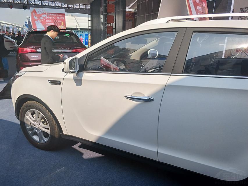 �³��䱸�˵�����ɲ�������촰��10���пش���������Ѳ������Կ�׽���/������̥ѹ�������á�