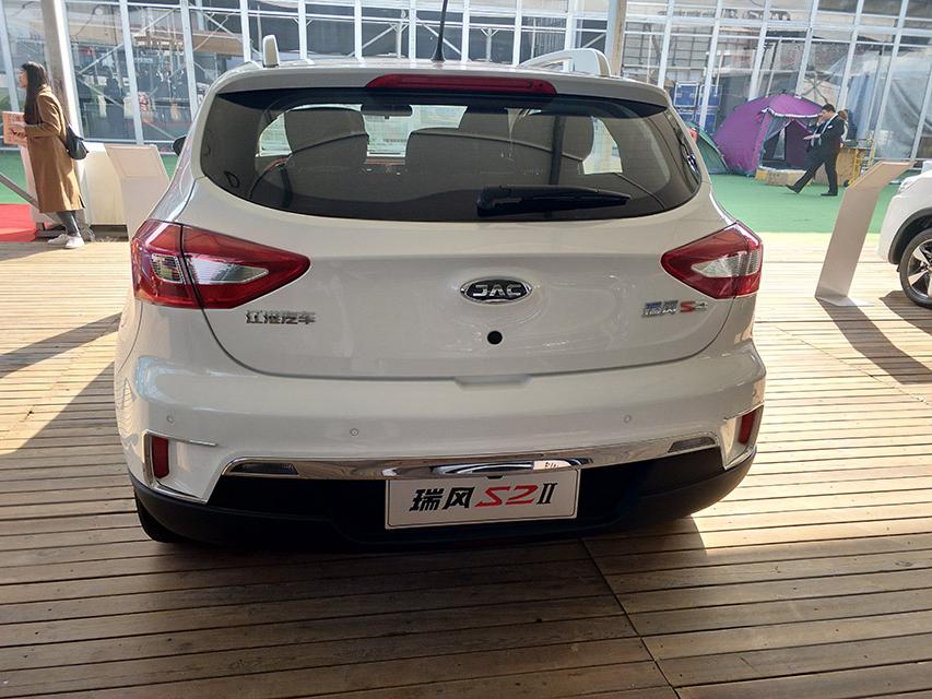 ³ϲײɫ񣬲촰ʵãӭ˷90ʱк͹ϵơ