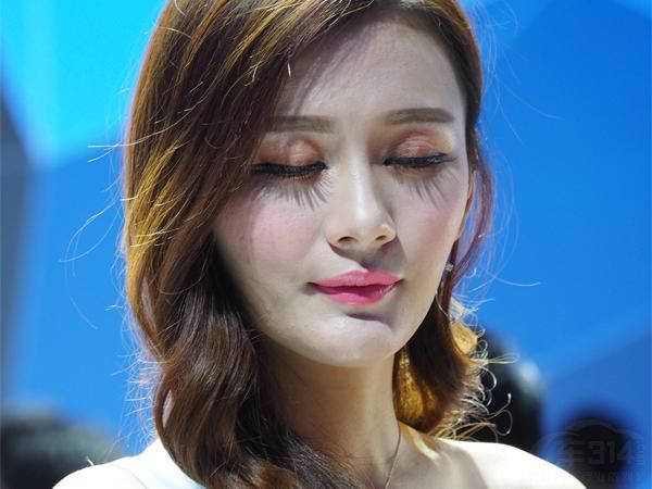 �۾����ա�