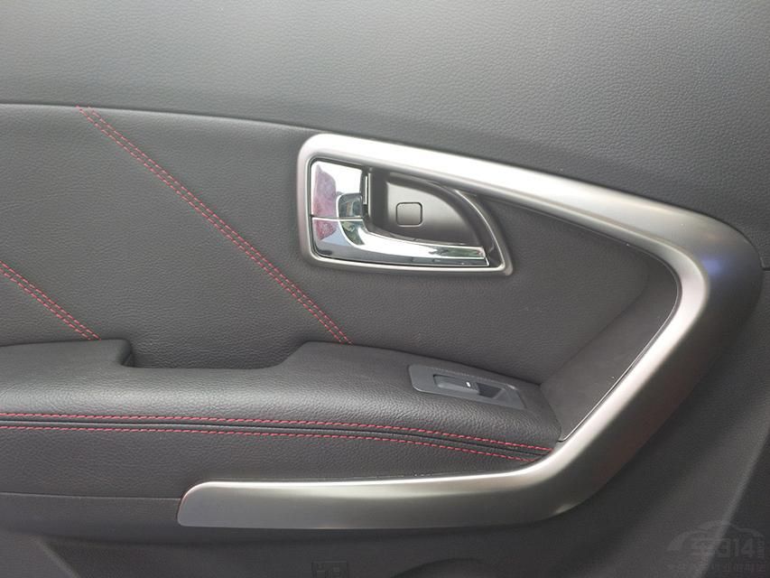 �ó����䱸���Ϊ215/70 R16��225/60 R17����̥��