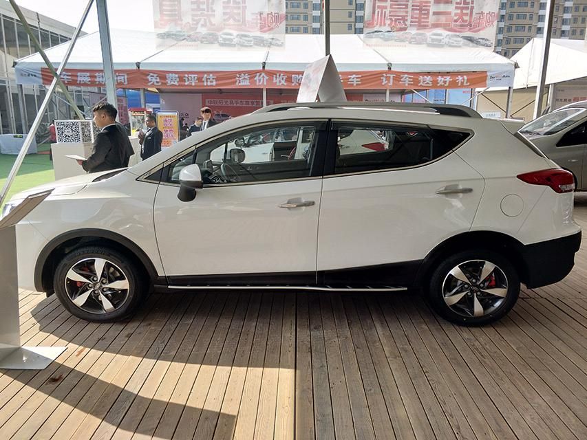 1.4T˫����Ŷ����������䱸��LED�ռ��г��ơ��綯�촰��D-Cut �˶������̡��綯��������Ӿ����п�̨8Ӣ���ý����Ļ�������ֻ�����ϵͳ�������ȶ�ϵͳ�������״�/Ӱ��ǰ�������ҵȡ�