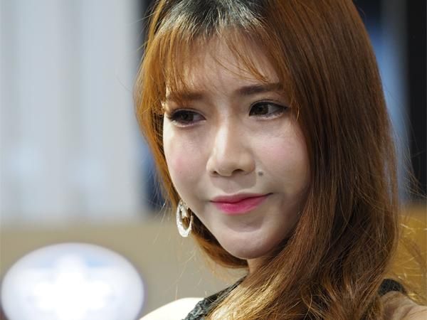 ��Ů����һͷ�����Ũ�ܵĳ�����