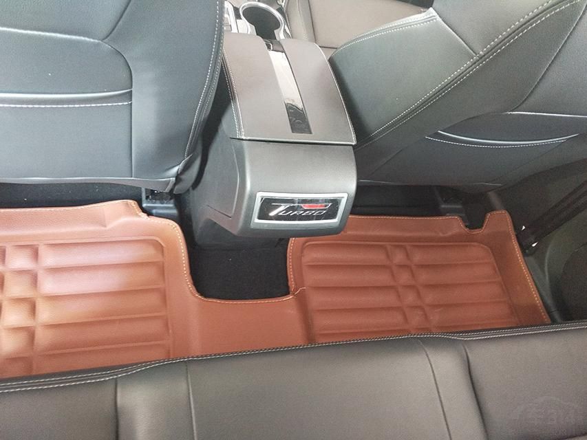 ������۷ḻ����ɫѡ����̩SR7�ڲ�ͬ���ṩ�˶�����ɫ���乩ѡ��