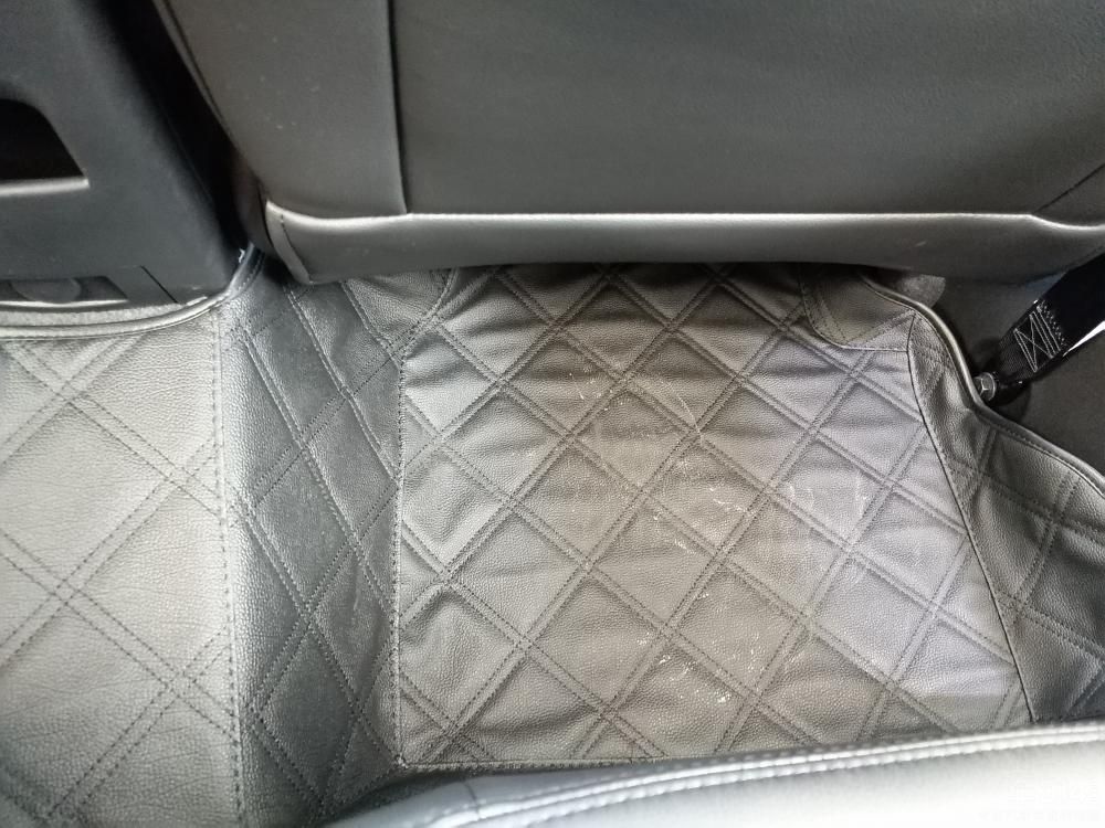 ���Ĳ��ֳ��ʹ�����inkaNet4.0���������г�ϵͳ��ͬʱ֧��ƻ��CarPlay��