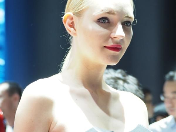 ˫Ŀ����һ����ˮ��