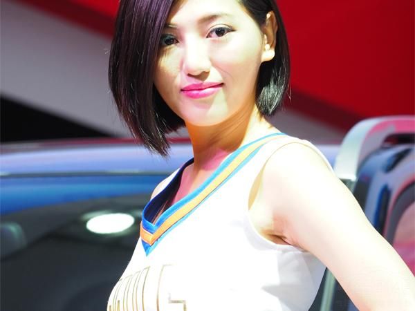 ��ɫ��Ө����