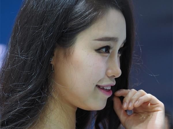 ����Ƥ�������ŵ����Һ�ɫ���촽��