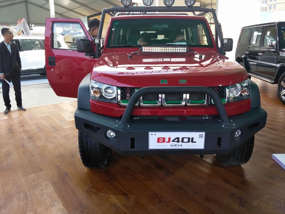 BJ40LƱ˻2.3TԽҰ࣬ۼ۽13ͬĹsuvп˵Ӳɵˡ