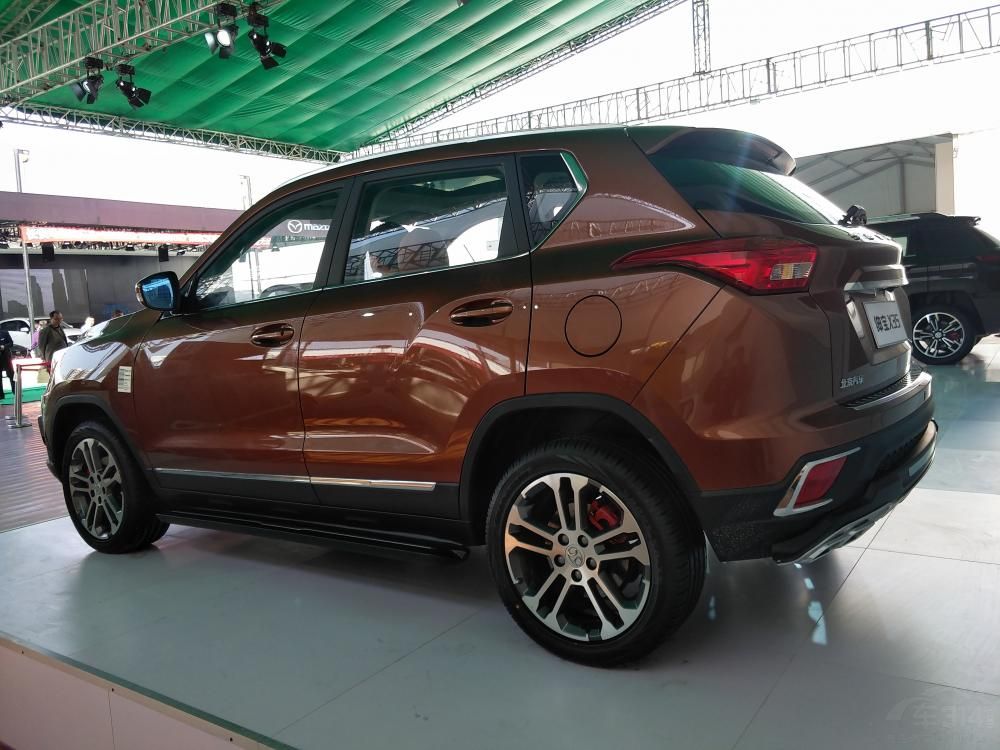 ǰ���ո����ࡰC�������ռ��г�����ʽ���ᡣ