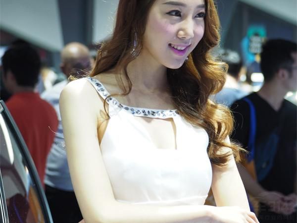 �������۾���һ��չ�����ѵĺ�����