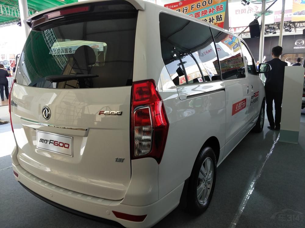 ���ĸ��䳵�ͽ�װ���촰���ռ��г��ơ������״�/Ӱ�񡢺��Ӿ��綯�۵������Ͻ���Ȧ��β���������װ����