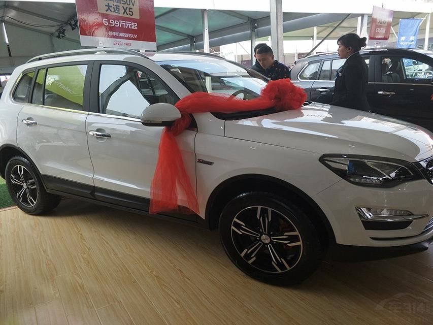 ���η��棬����X5 1.6L��ֵ�泵�Ͳ��ú���˫ɫ���Ρ�