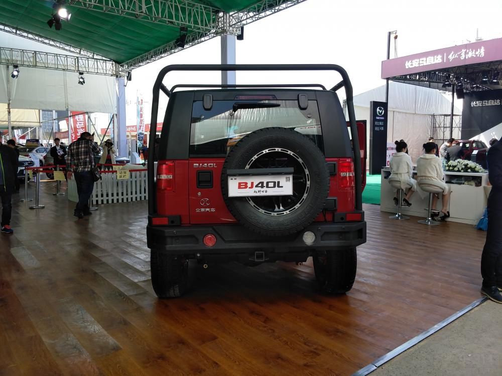 ȥ�걱��40�ļӳ����͡�����40L�Ƴ�����ɫ��ü����¶�ĳ��Ž����Լ���ұ�̥��ϸ����ƾ�͸¶���׺�Ӳ�ɵ����ʡ�