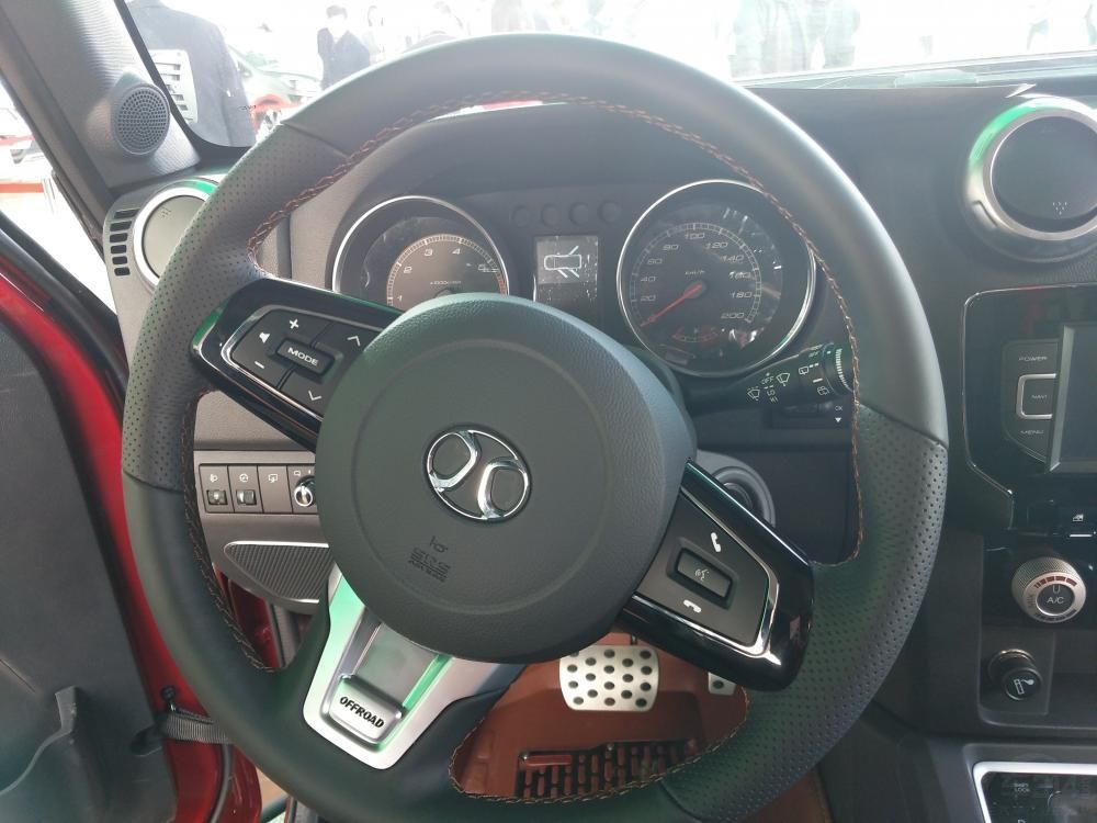 �Ǳ��̺����Ű泵�ͱ���һ�£�����˫��Ͳʽ����ƣ���Һ�¶ȡ������Լ�����ת�ٵ�һĿ��Ȼ��