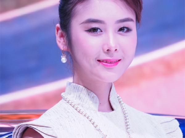 һ˫����峺�Ĵ��۾���