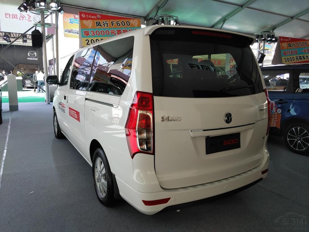 ��̥�ߴ�Ϊ215/65 R15��