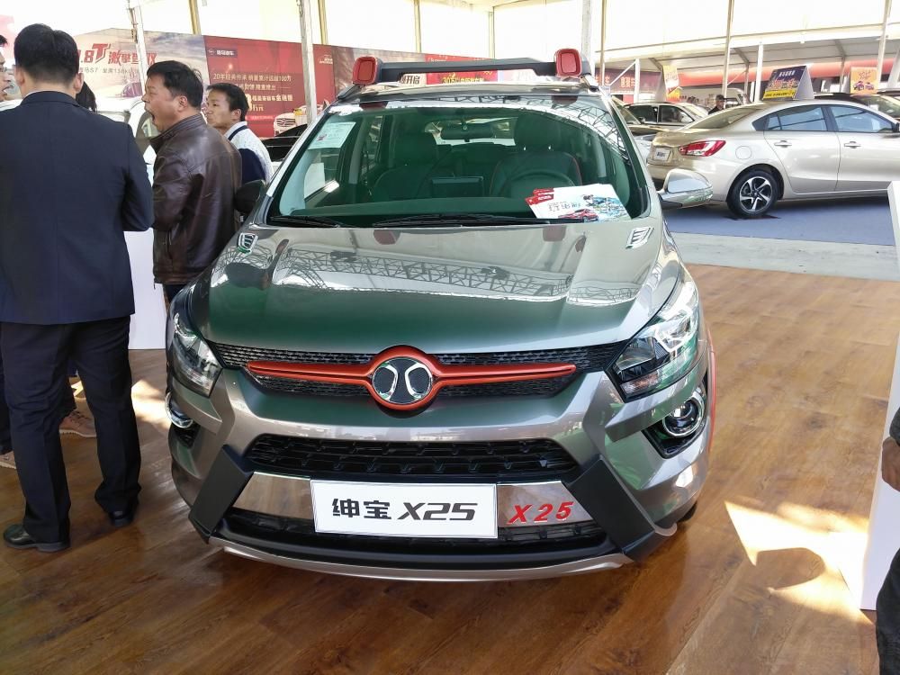 ��Ϊ�������Ƴ����׿�С��SUV��