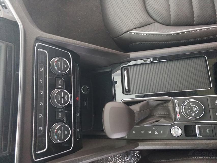 ;�������β���2+3+2��7���沼�֣����е����ź͵ڶ������ηֱ���Եȱ����ŵ���4/6�����ŵ���