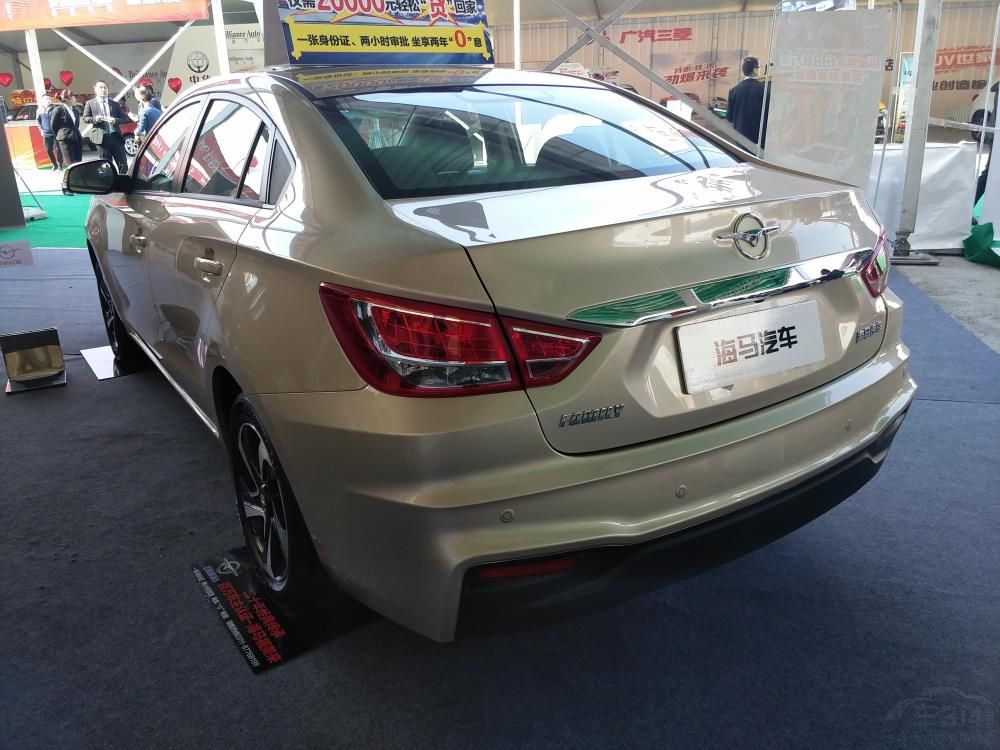 �������ṩ��ɫ�����䣩�ͺ�ɫ���и��䣩����������ɫѡ��