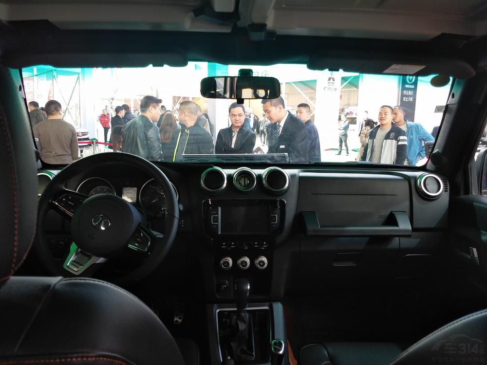 ���β��֣�����40L���ƽ�30������Ʒ���������������������廯ױ�������Ӵ���н��桢�ദ���ӶƸ���/���ٿ��ᡣ