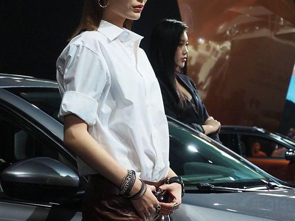 �Գ����ĵ��������ס�