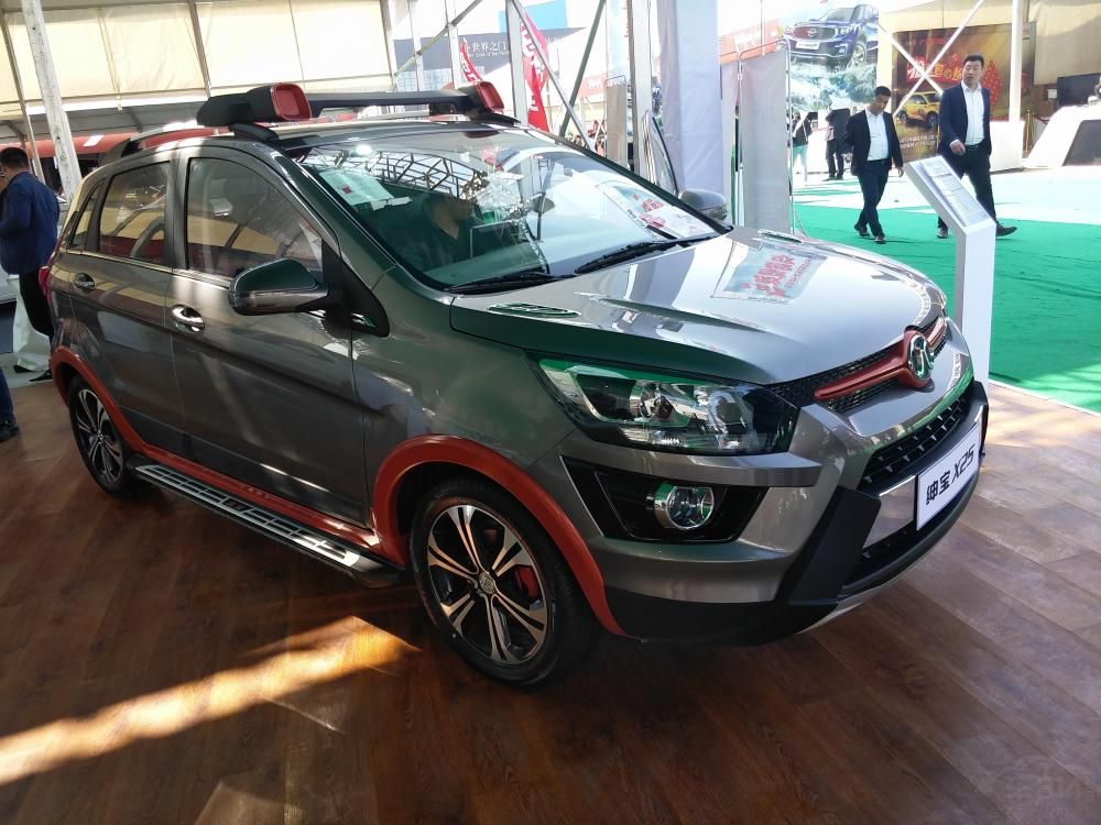 ���ͬ���������֣��ó�����෽������ƽ�Ϊͻ����